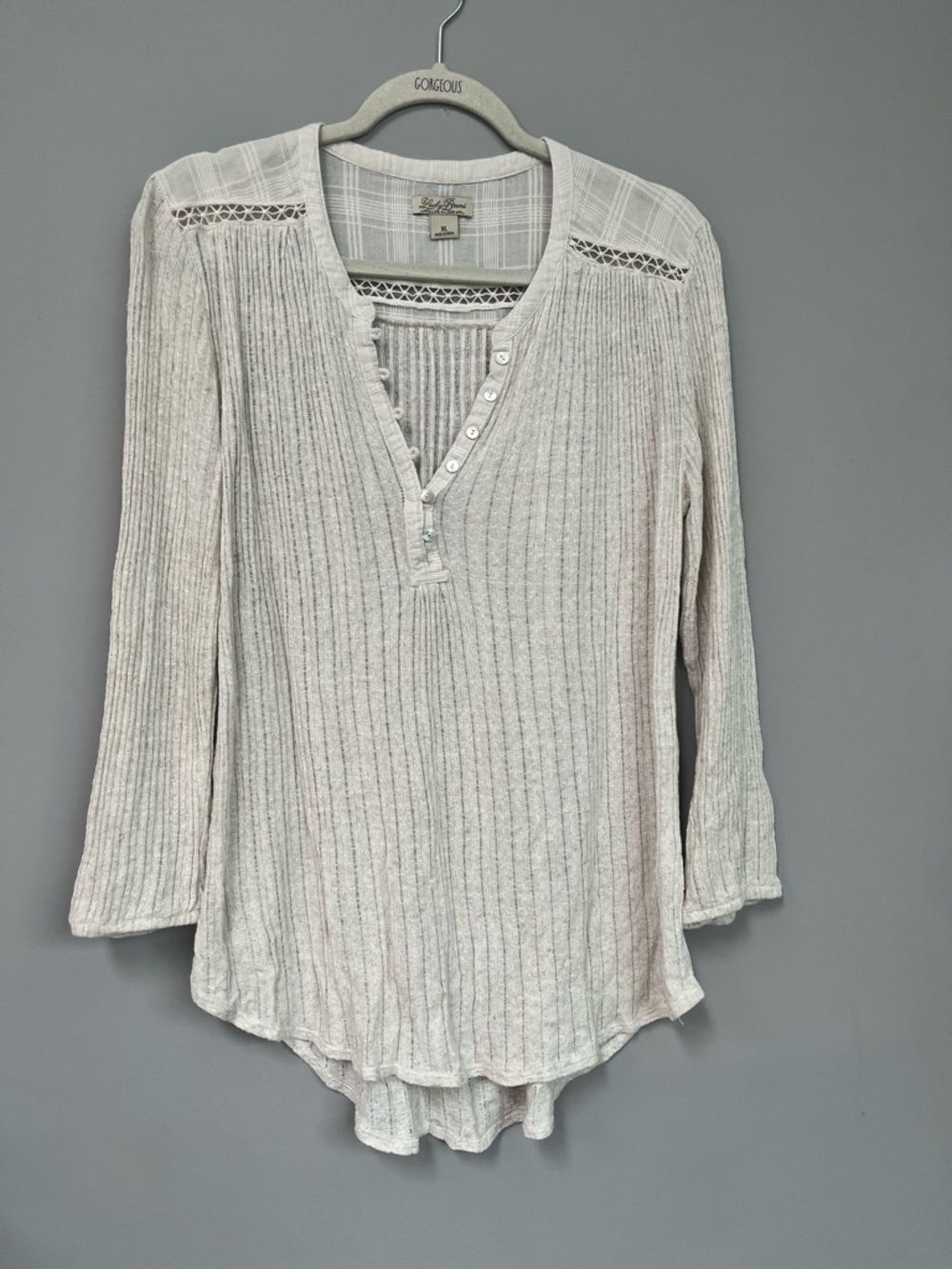 Boho shell-button henley (XL)